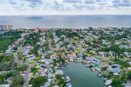 Walk to Beach, Heated Salt Pool, Family Friendly